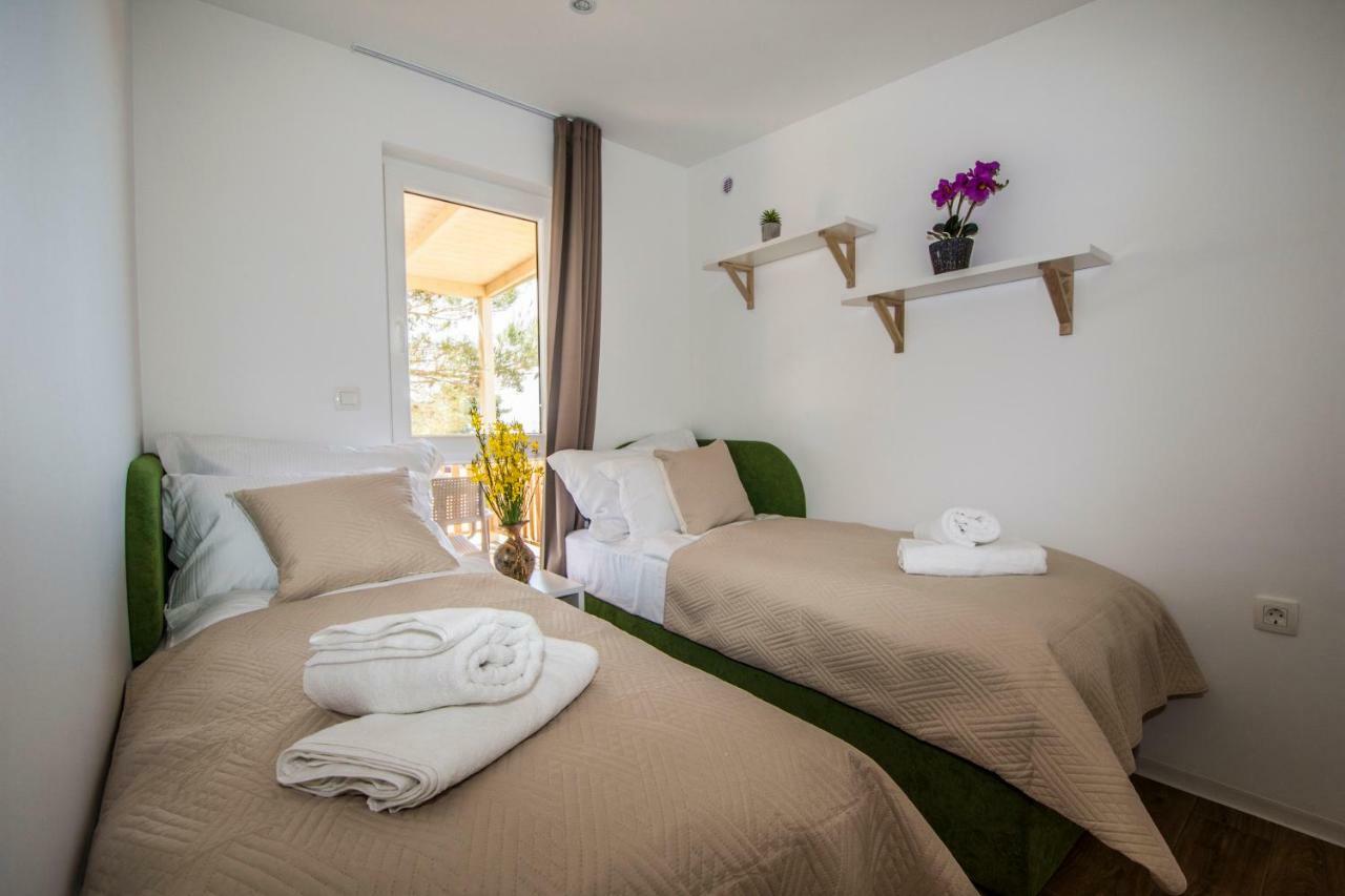 Mobile Homes At Camping Ugljan Resort Ngoại thất bức ảnh